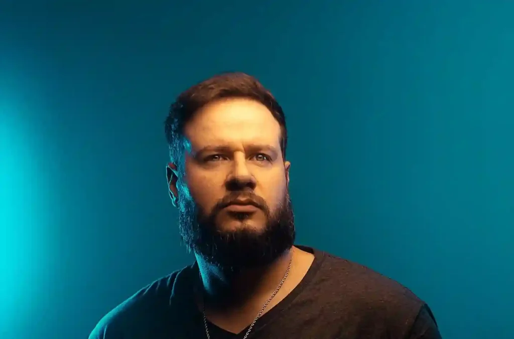Diego Ruzzarín