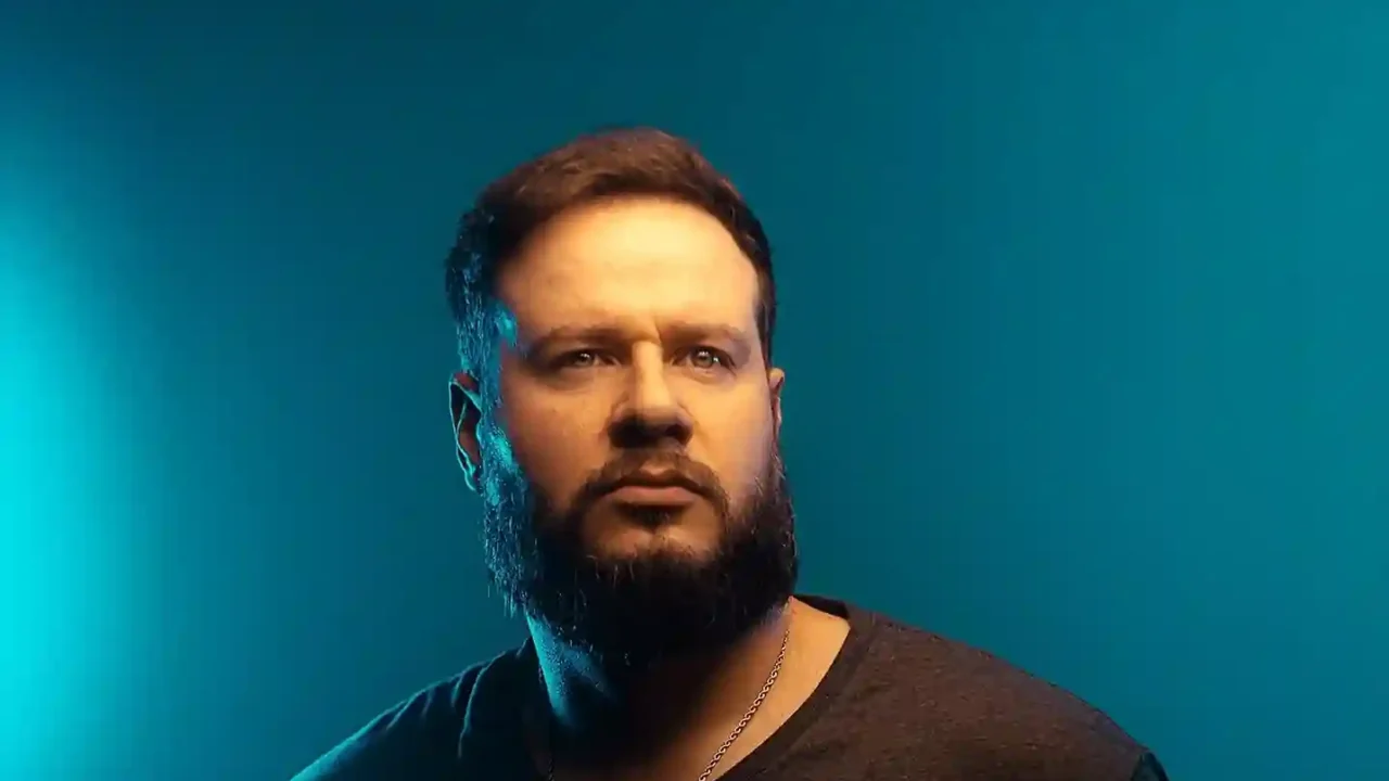 Diego Ruzzarín